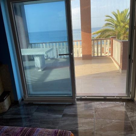 Ferienwohnung Πολυτελεισ Διαμερισμα 1Ο Οροφου 5 Μετρα Απο Την Θαλασσα Néa Meságkala Exterior foto